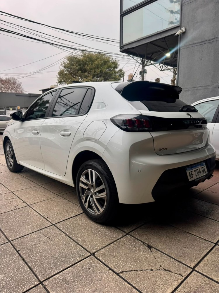 Peugeot 208 FELINE — foto 6